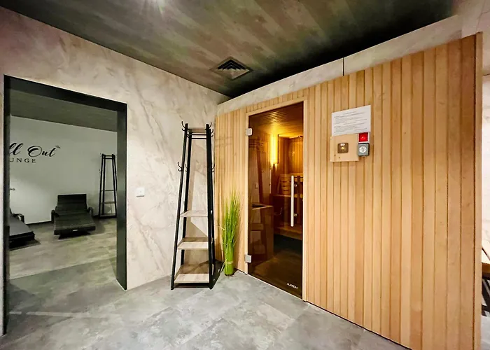 Montana Haus, *